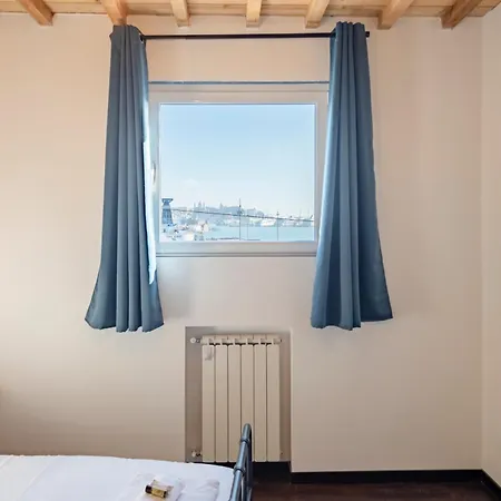 Joivy Pleasant 2br Flat Next To Port شقة جنوة